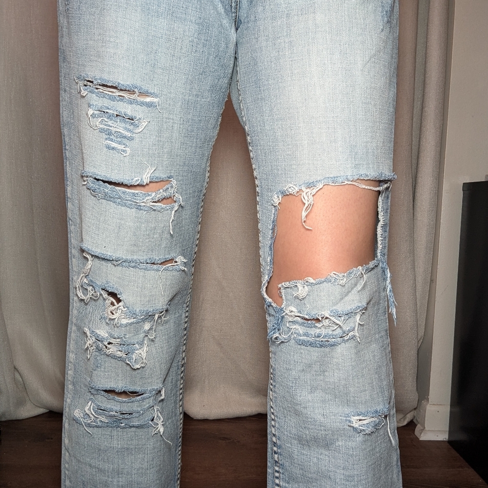 Low Rise Straight Leg Ripped Jeans - Picture 3 of 11